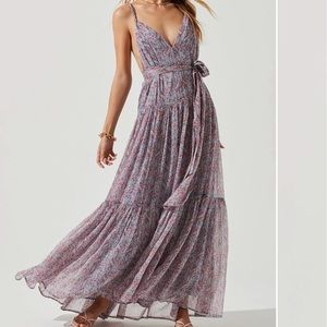 ASTR the label FLORAL PLUNGE TIE WAIST MAXI DRESS